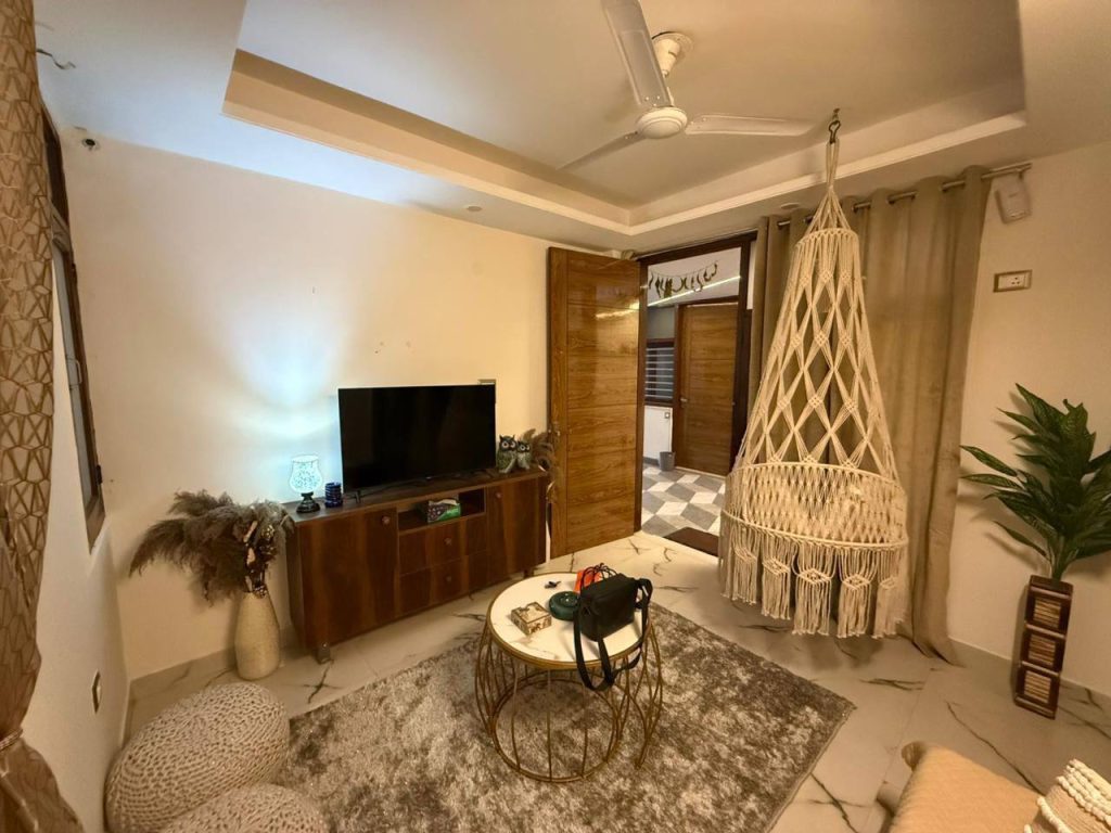 photo 6314549421135301843 y