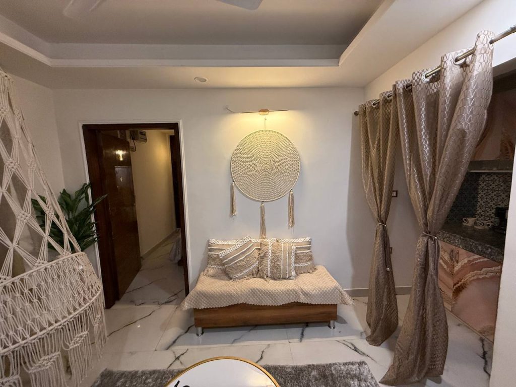 photo 6314549421135301939 y